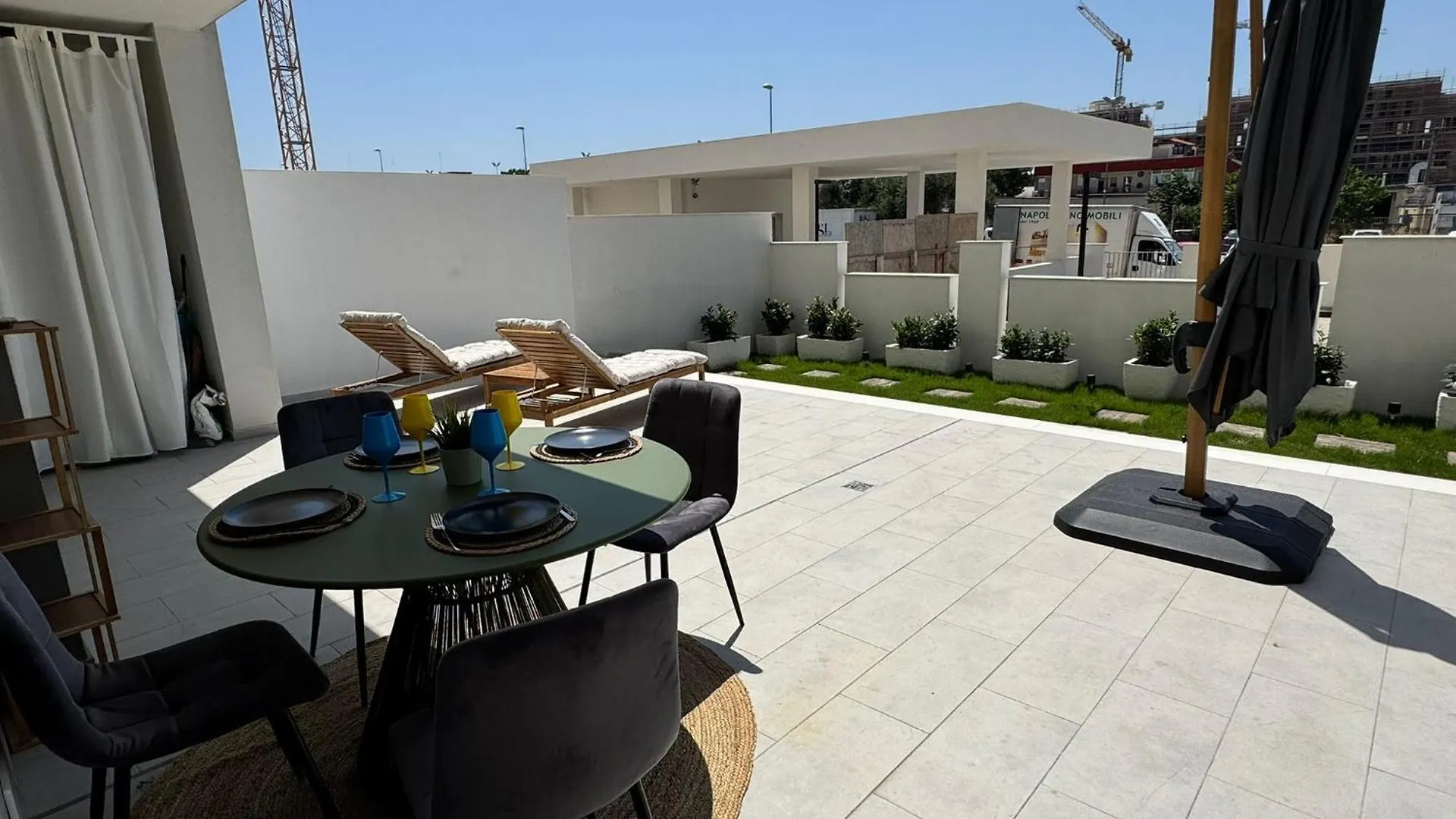 Appartamento Sunny Courtyard Sleeps 4 With Parking Bari Italia